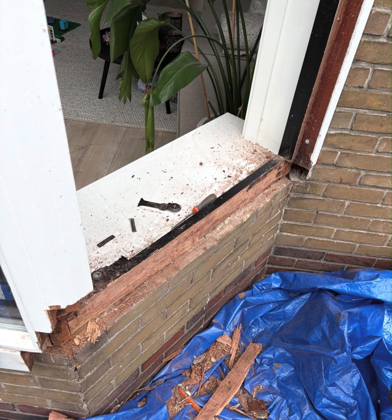 Erker — houtrot gesaneerd — voor
